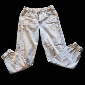 Forever 21 Mom Jeans / Joggers Size Small